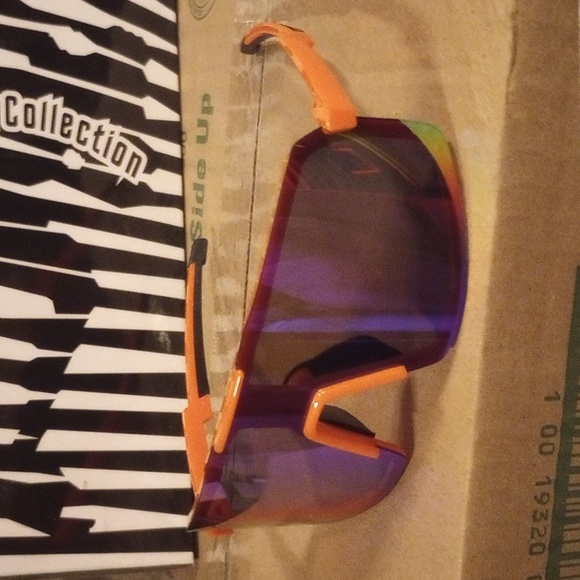 Sunglasses - Picture 1 of 5